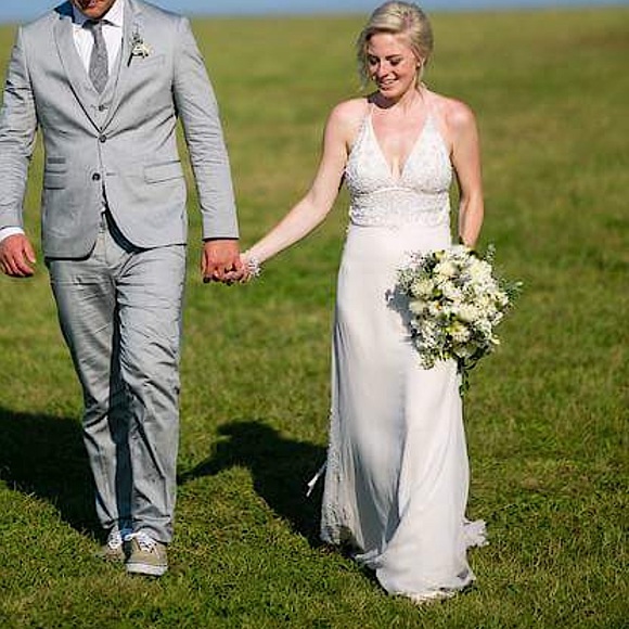 Reva Mivasagar 100% silk wedding dress - vintage vibes - Picture 11 of 12